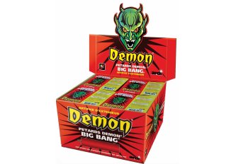 B.20 paquets de 4 pétards Demon Big Bang