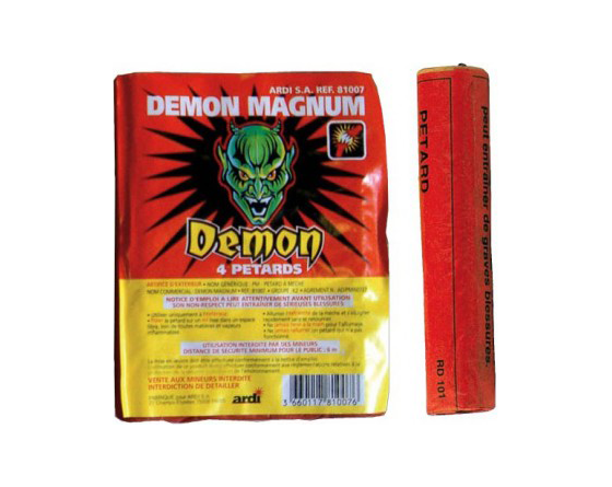 B.20 paquets de 4 pétards Demon Magnum - Pétards classiques